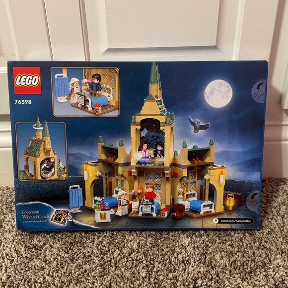 LEGO Hogwarts Hospital Wing 510 piece set NEW and unopened - Picture 2 of 3